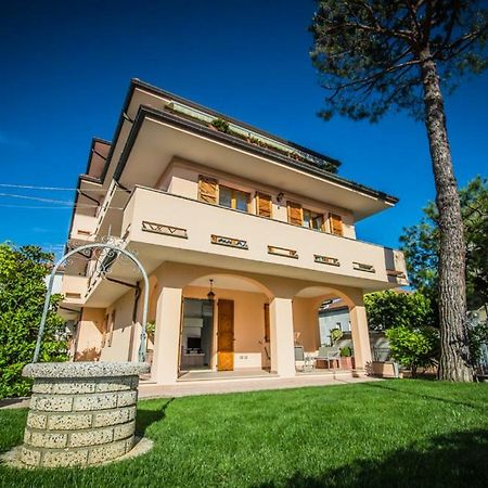 Appartamenti Vicino Al Mare Civitanova Marche Bagian luar foto