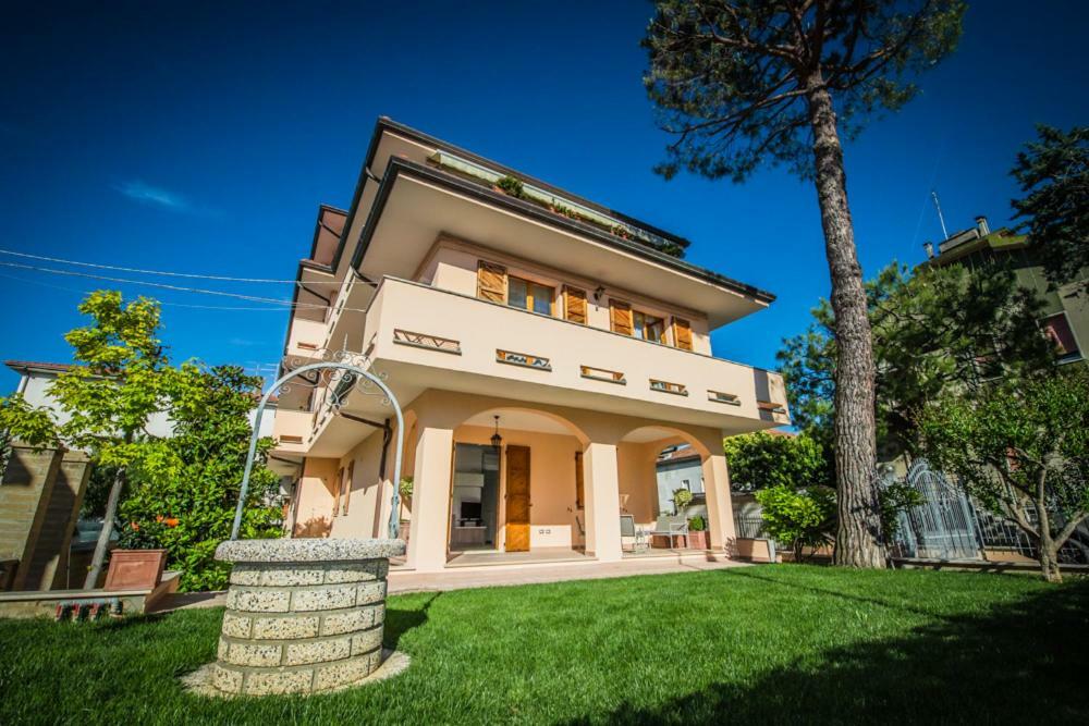 Appartamenti Vicino Al Mare Civitanova Marche Bagian luar foto